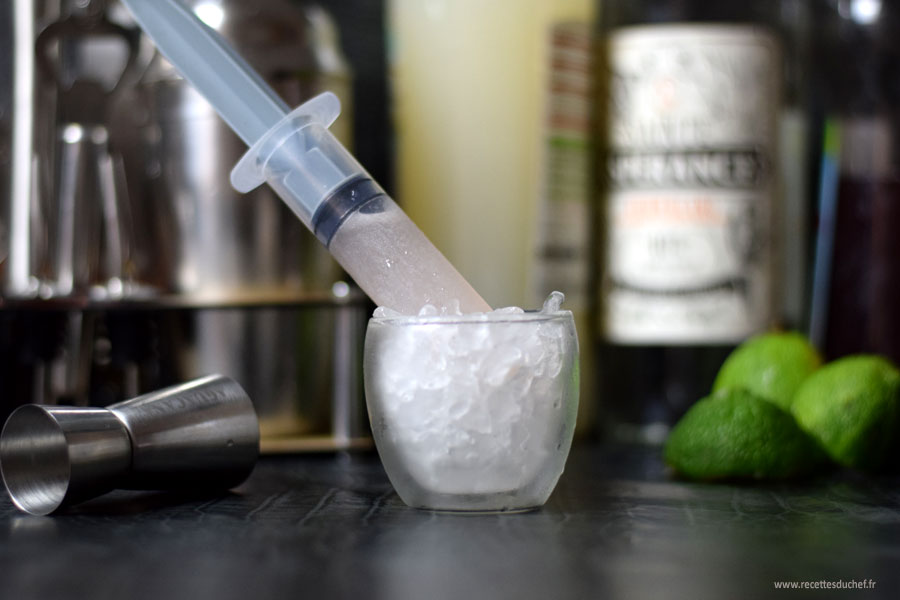 cocktail dans une seringue