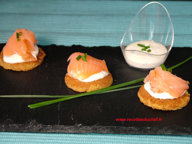 saumon sur blinis