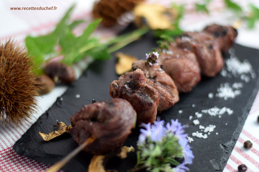 brochette de sanglier au barbecue