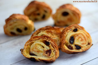 mini feuilletés aux raisins secs et crème d'amande