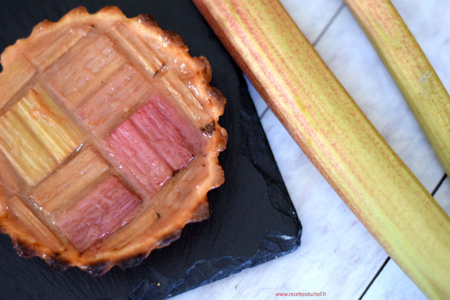 tarte à la rhubarbe et à la crème d'amande